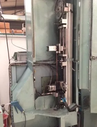 Intervention électrique à l’intérieur d’une machine